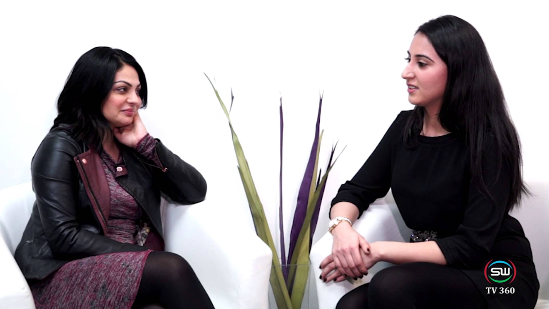 Neeru Bajwa Xxxn Video - Neeru Bajwa interview by Panzy Sandhu on Channo Kamali Yaar Di movie  release - Aaarzu Magazine